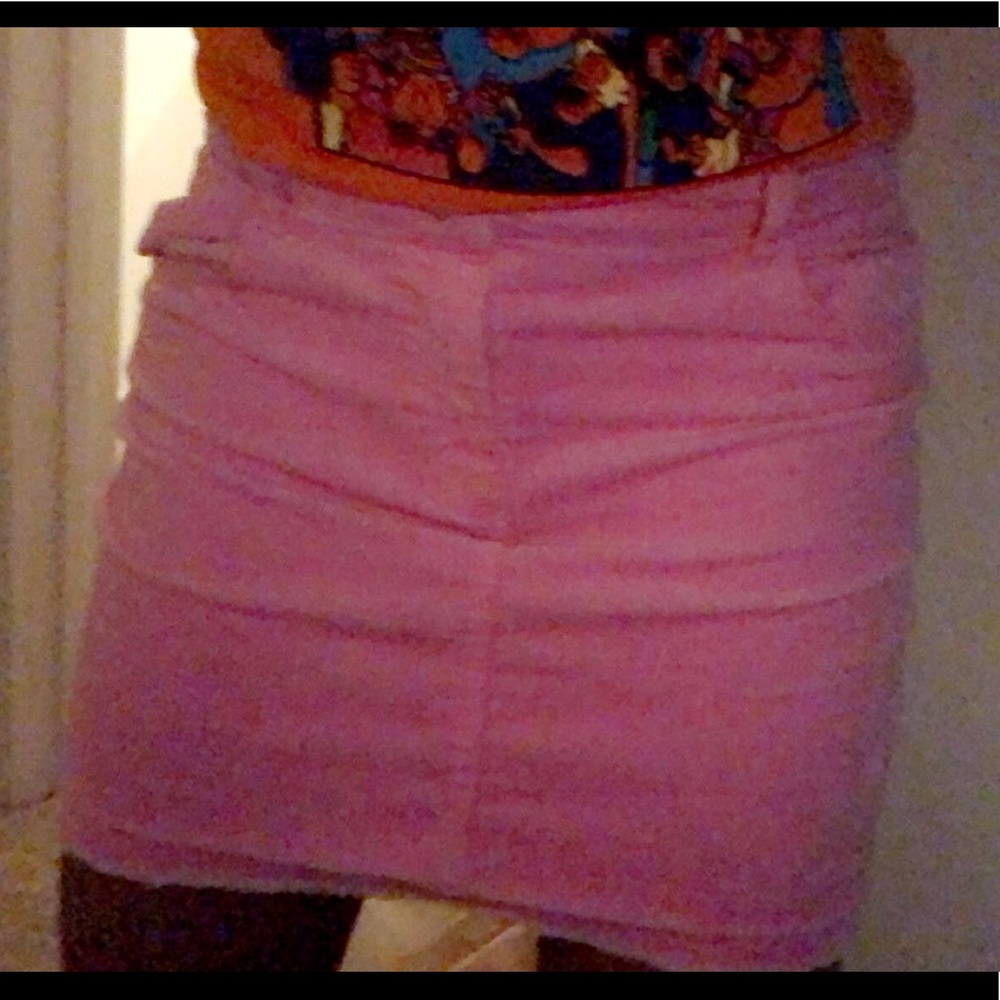 A feather silk pink skirt from forever 21